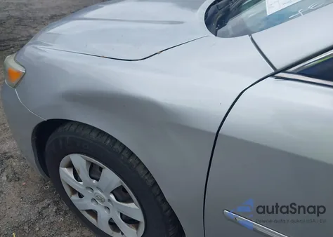 2011 Toyota Camry Le z USA, uszkodzony, nr VIN 4T1BF3EK3BU728485